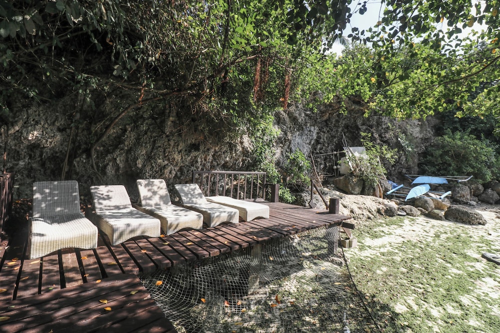 Amorita Resort 74/75