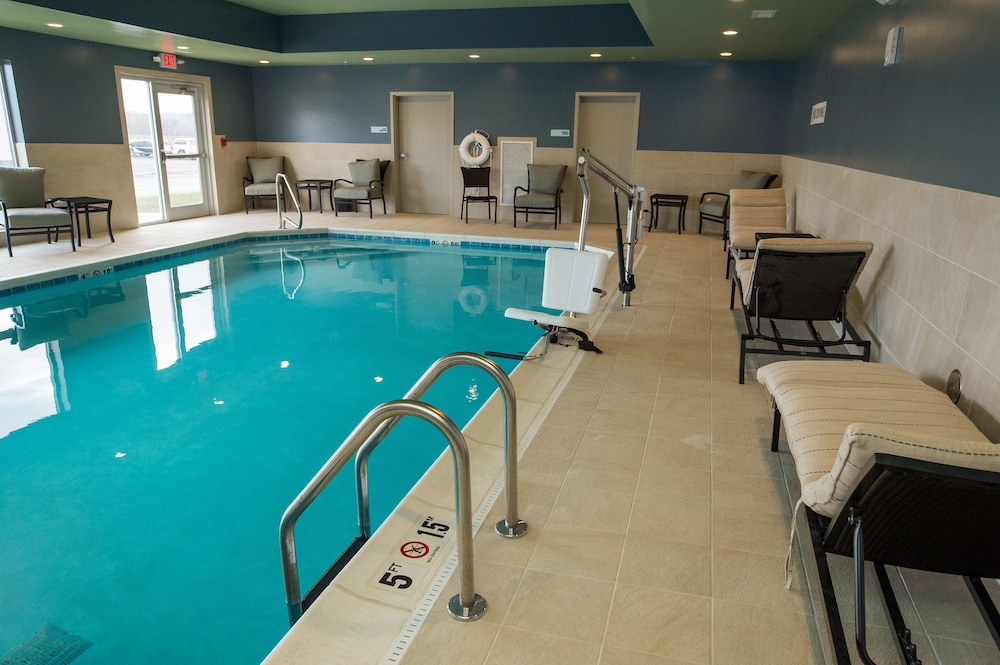 HOLIDAY INN EXPRESS & SUITES MARIETTA 3/35