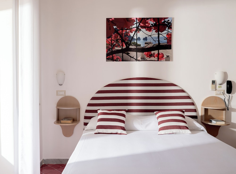 Hotel Carmencita 40/52