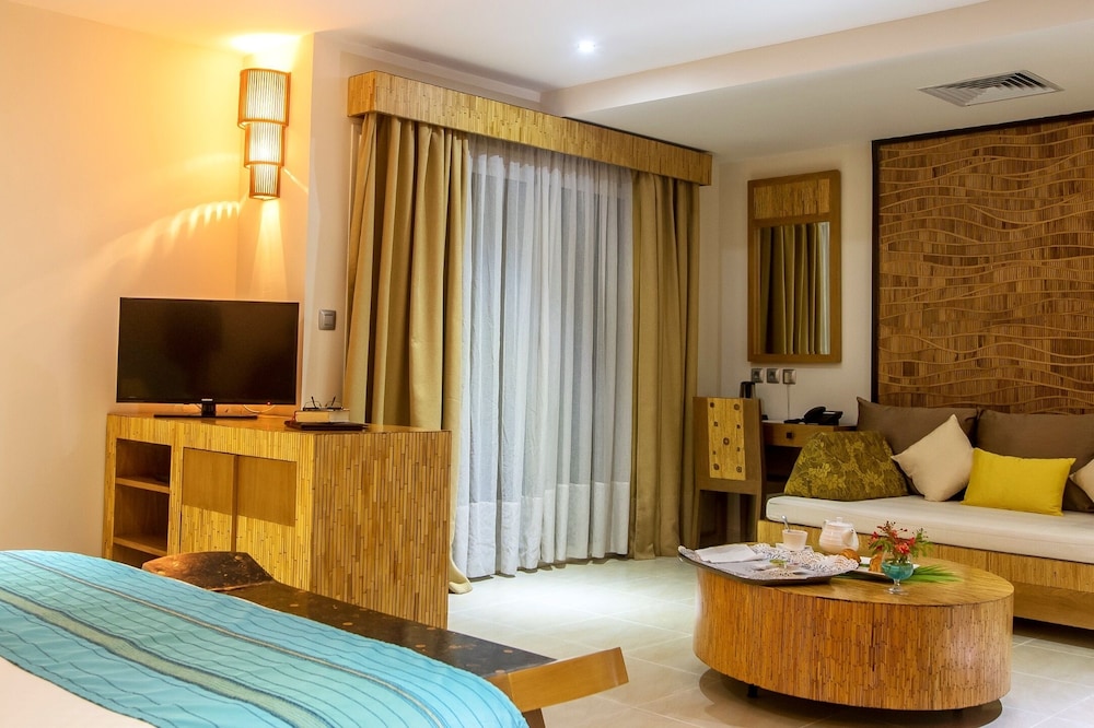 Calypso Hotel 45/61