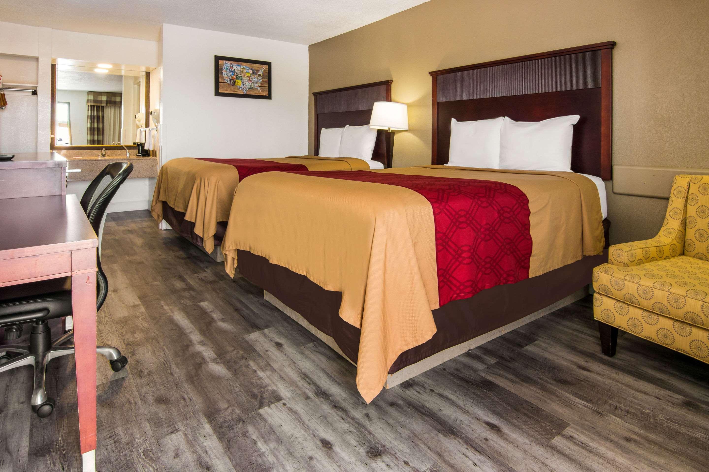 UPGRADE, 2 QUEEN BEDS
