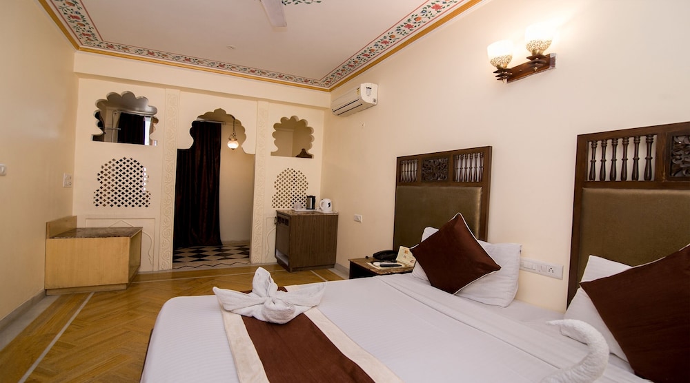 Nahargarh Haveli Hotel 22/52