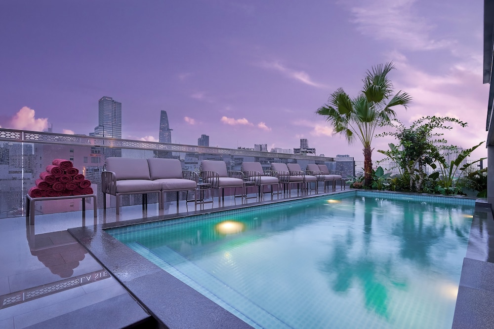 La Siesta Premium Saigon Central 8/50