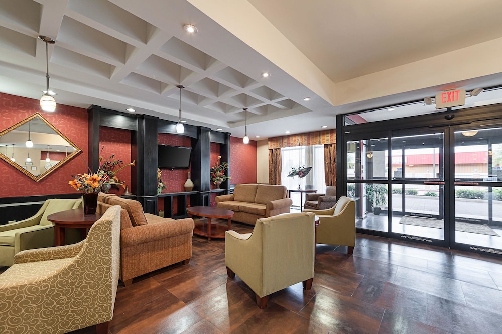 Comfort Suites Sulphur 33/56