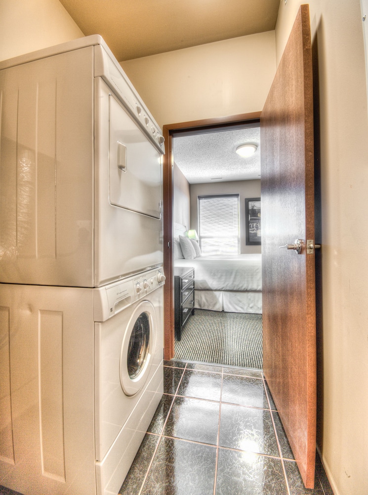 Grand Inn & Residence 20/20