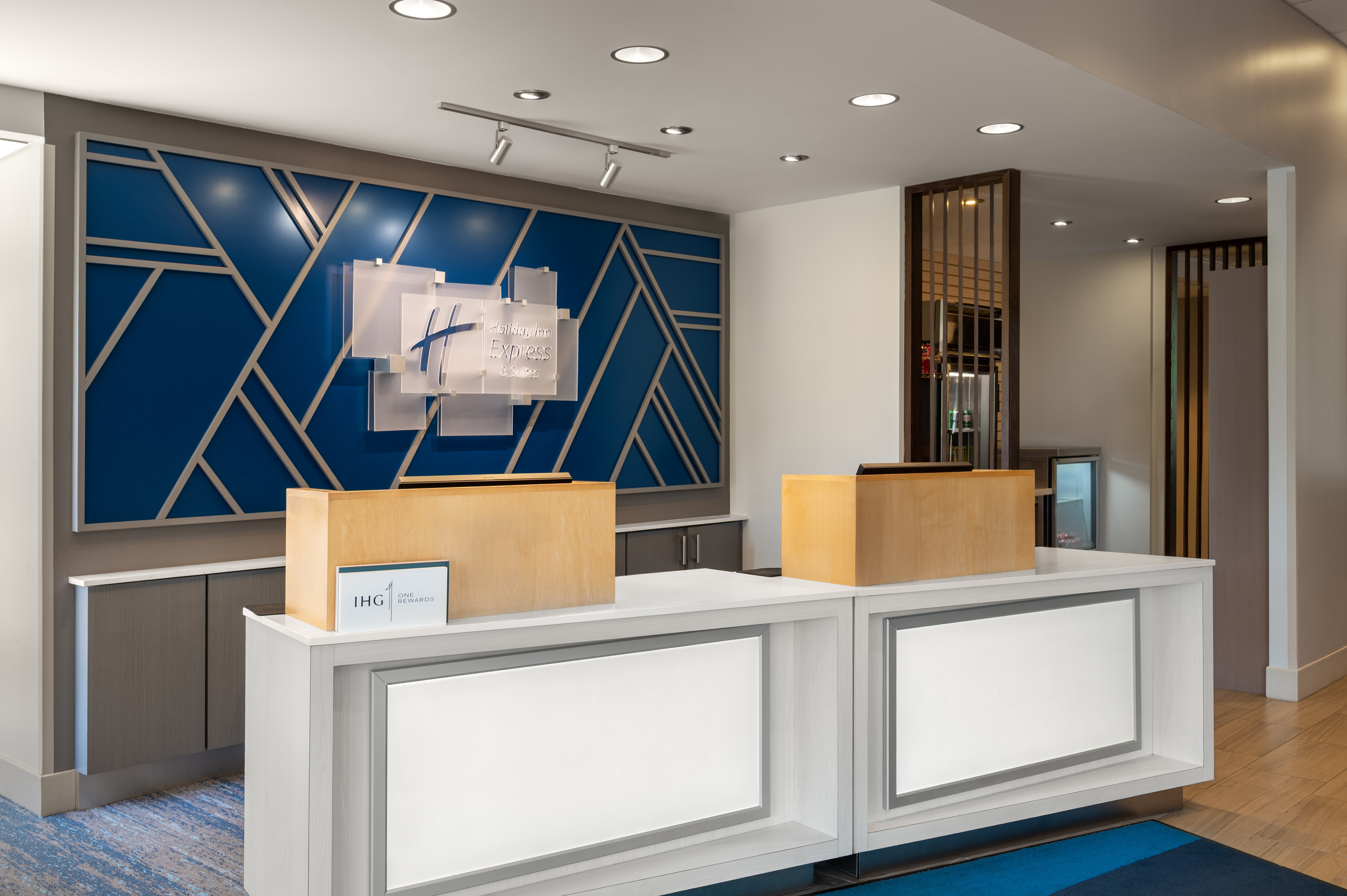 Holiday Inn Express & Suites Queensbury - Lake George Area 9/71