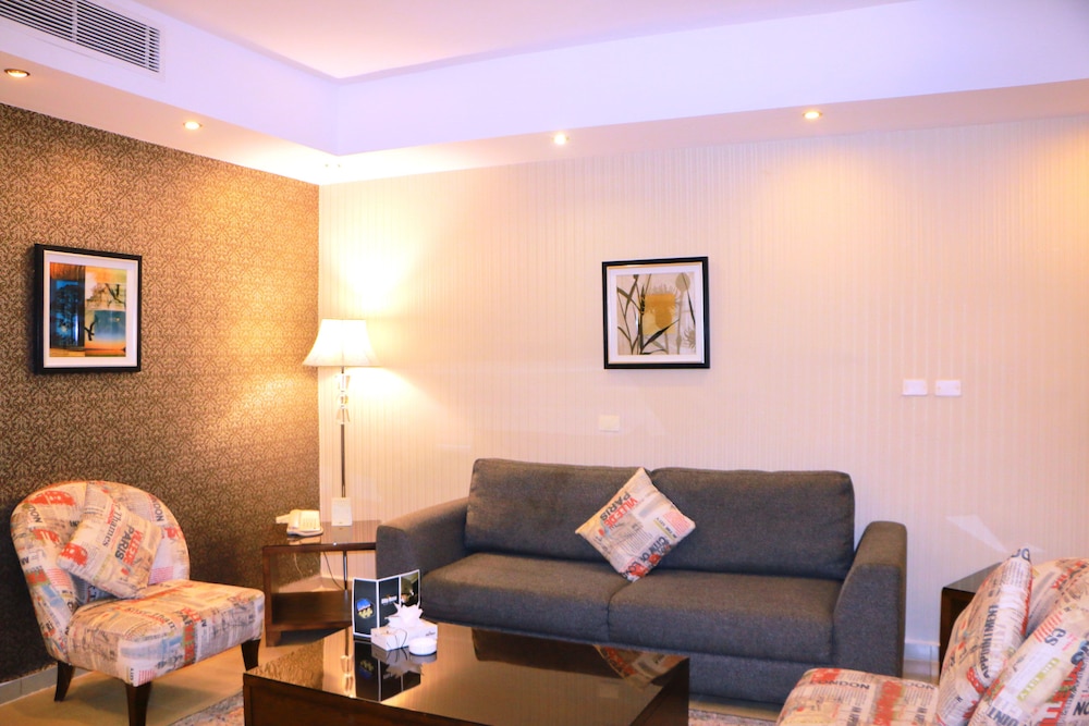 CITY ROSE HOTEL SUITES 44/67