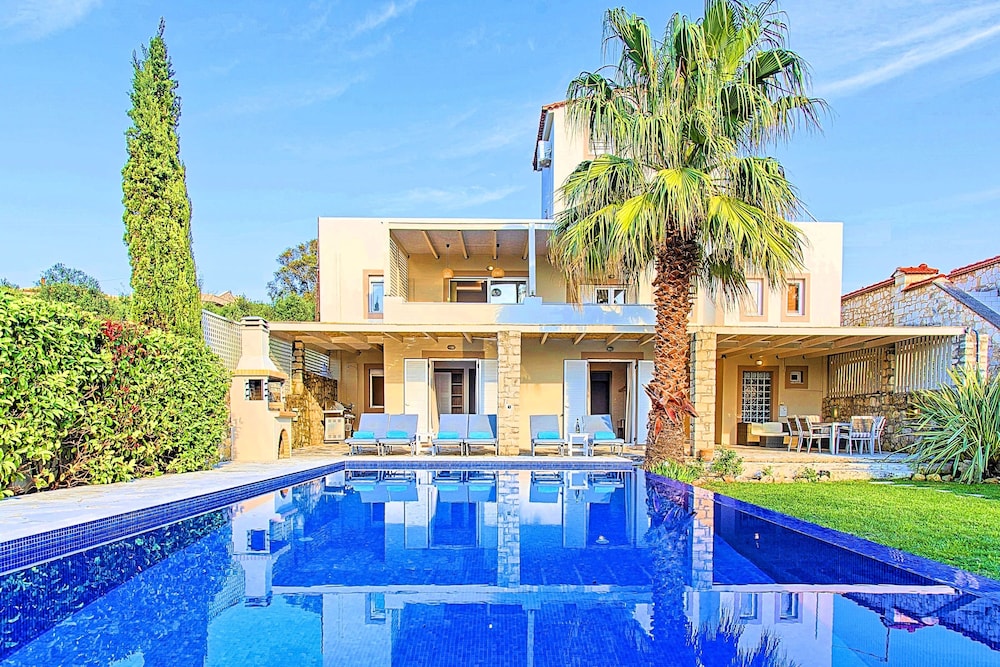 CRETAN MANSION 39/46