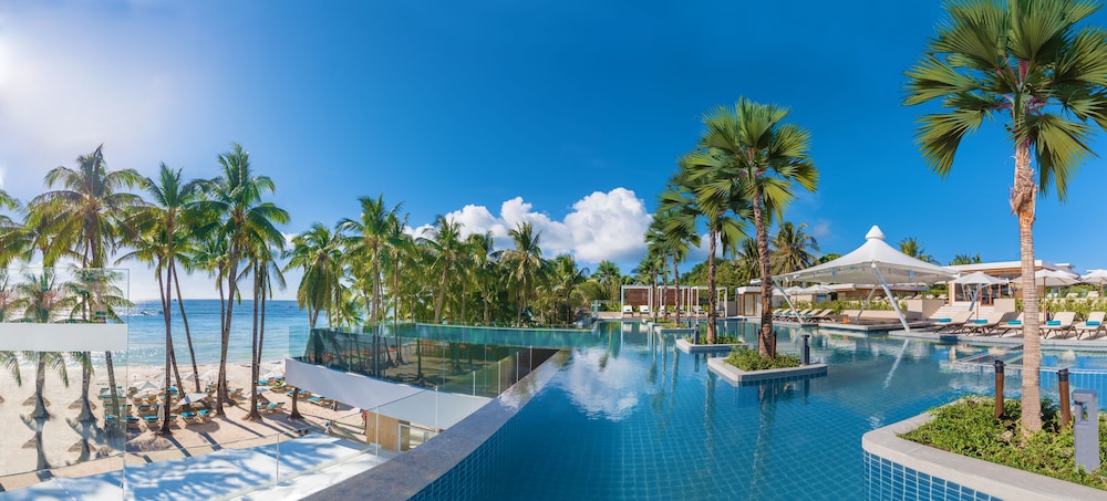 Henann Crystal Sands Resort 35/40