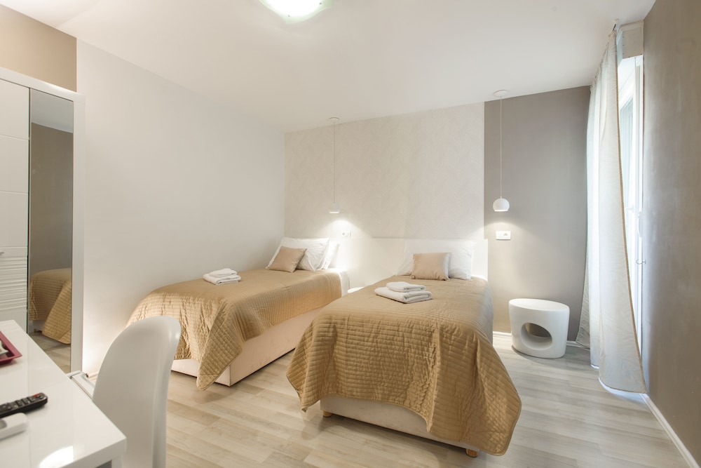 Guest House Teatrin Split 34/45