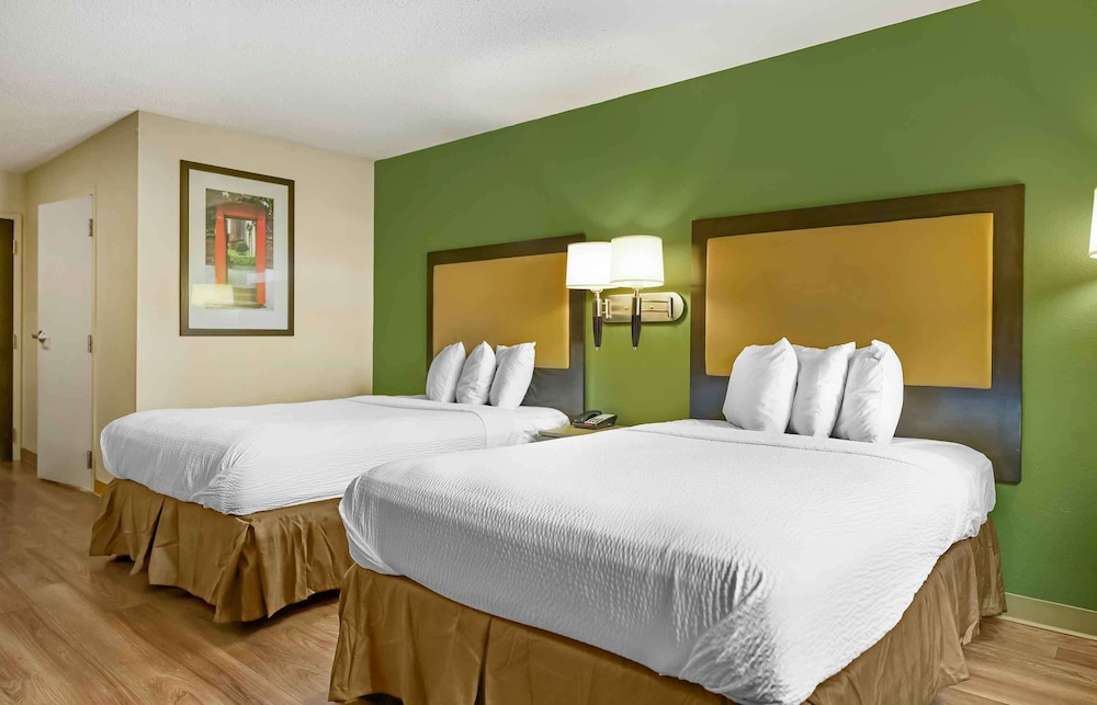 Sonesta Simply Suites Lansing 8/21