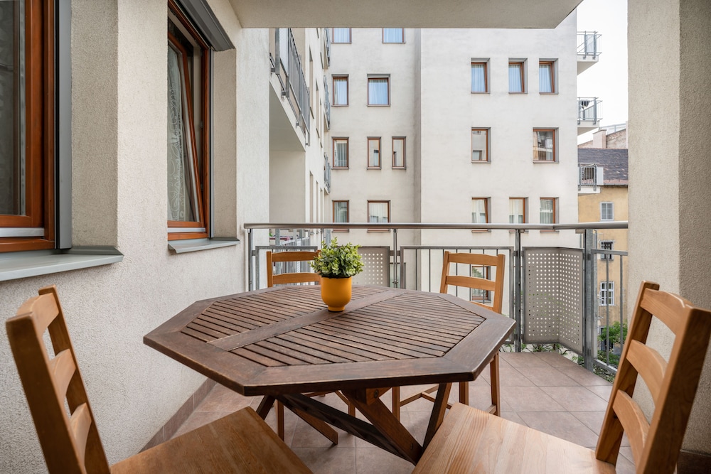 Central Passage Apartments 49/72
