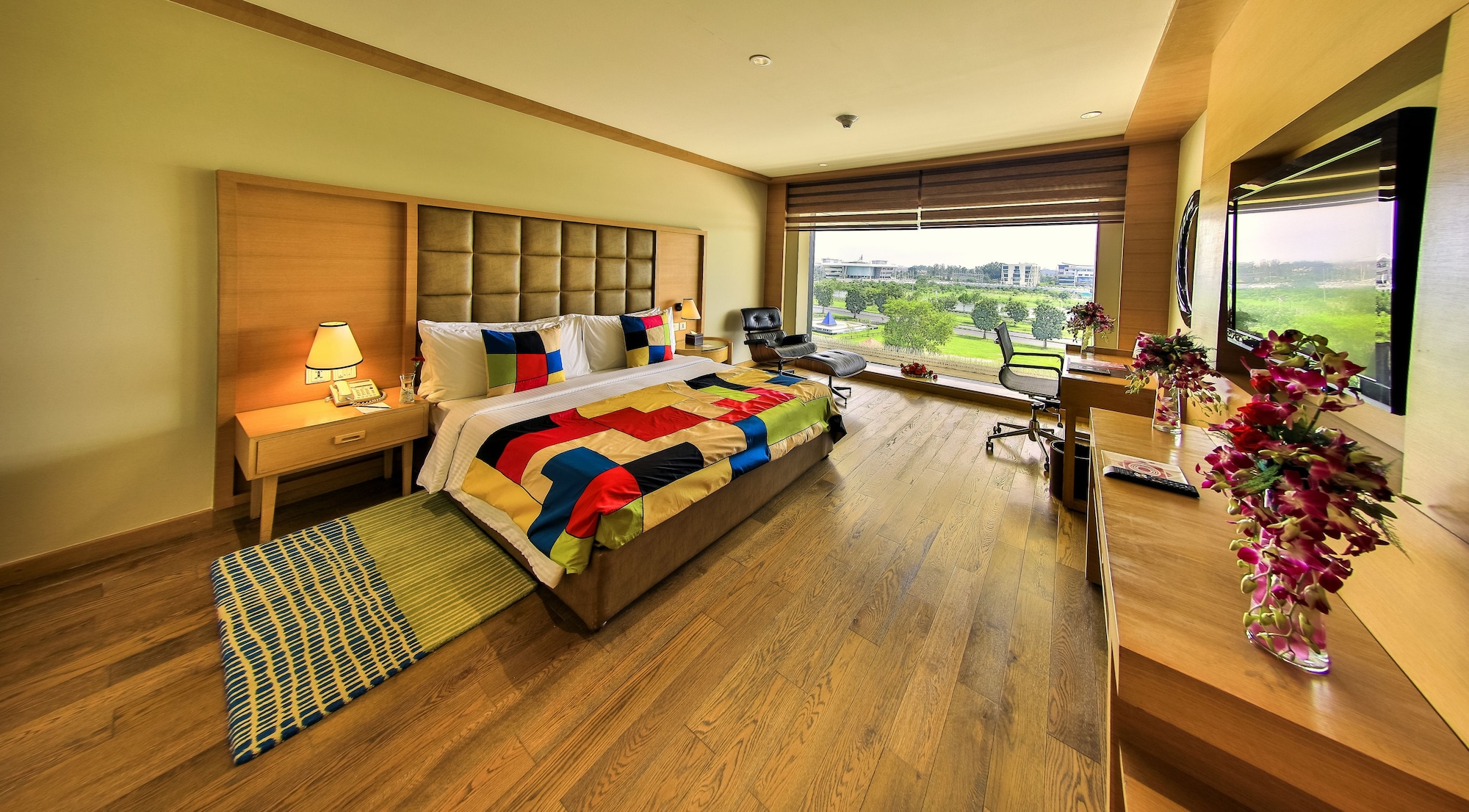غرفة بريميير بسرير كينج، THE LALIT CHANDIGARH 6/10