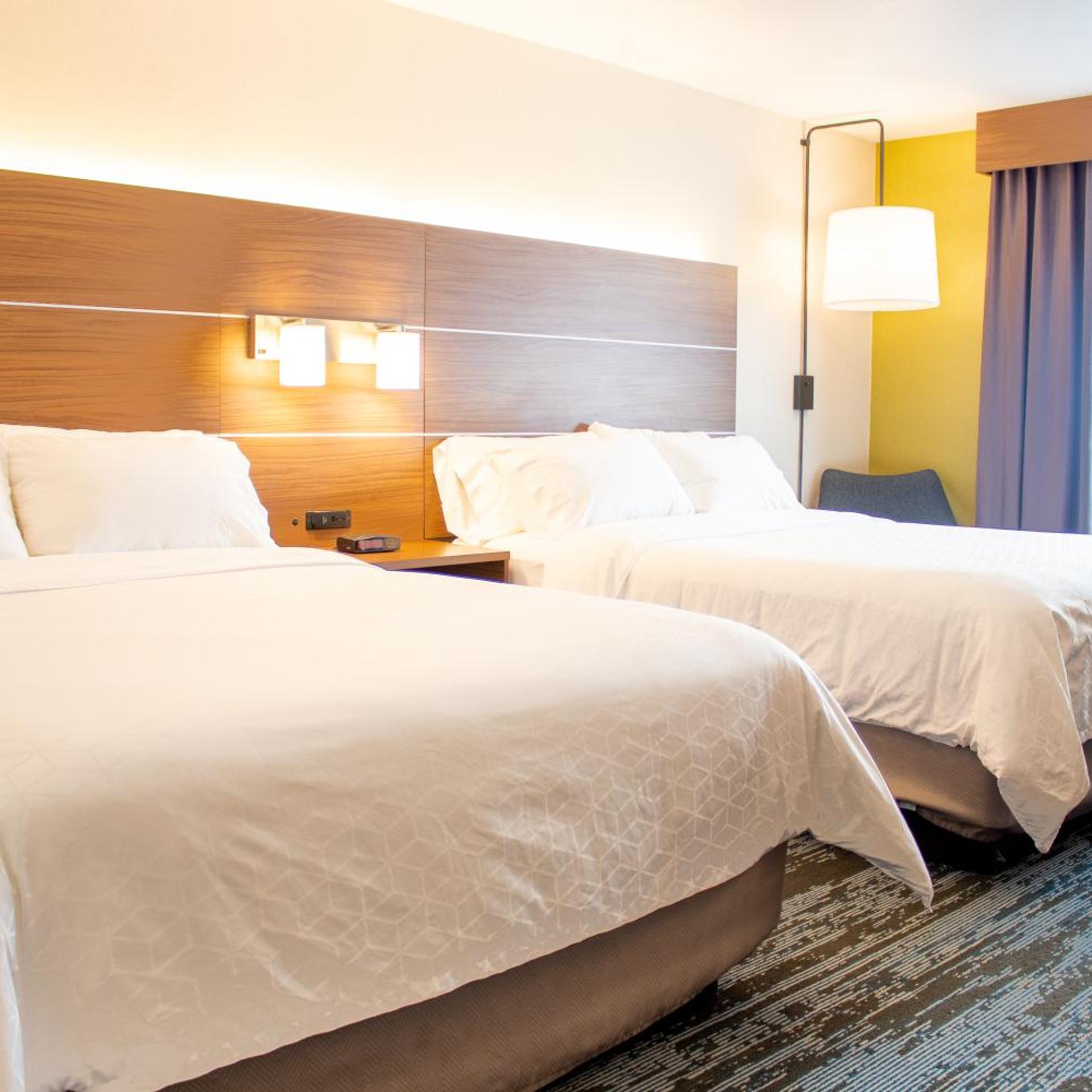 جناح بغرفتي نوم، Holiday Inn Express Hotel & Suites Wausau 2/5