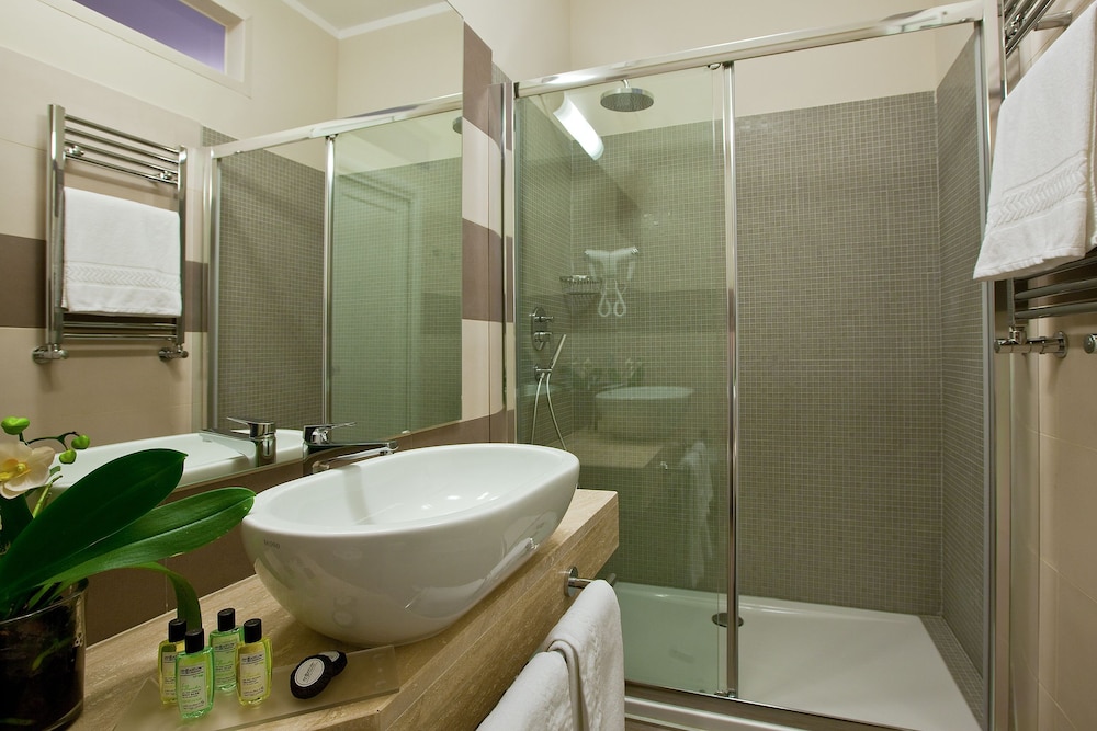 Seven Suites 49/58