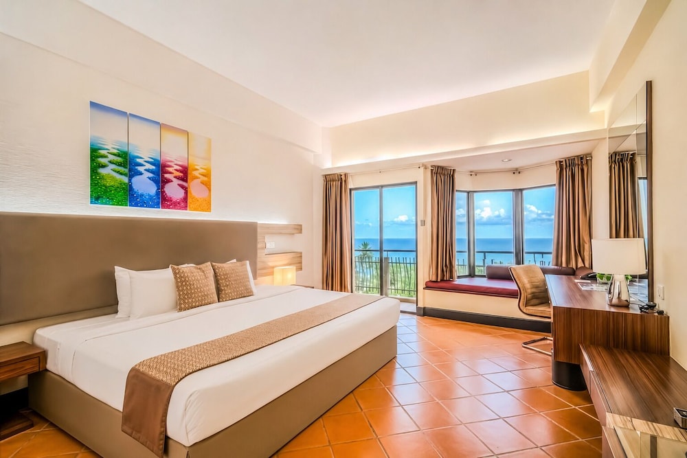Deluxe, King Bed, Sea Front