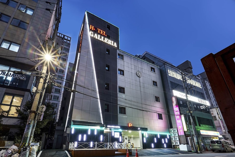 Galleria Hotel 2/50