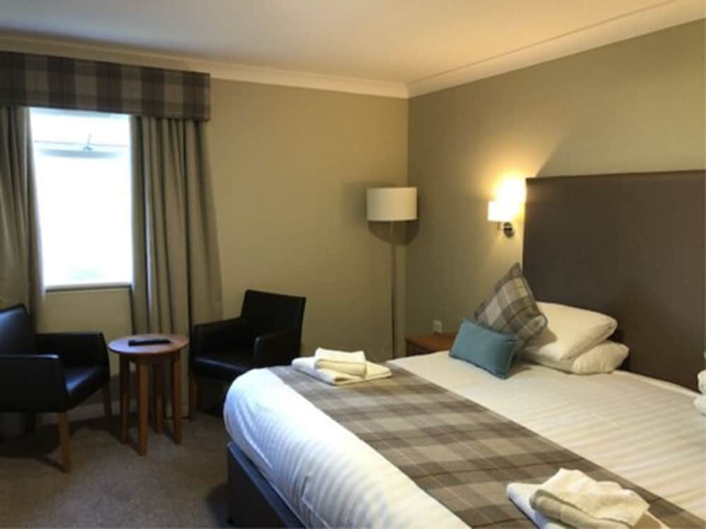 King Robert Hotel 7/37