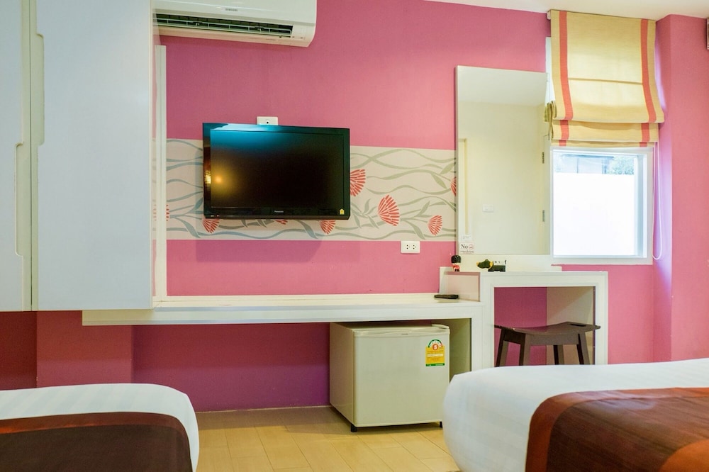 The Konnect Hotel 40/50