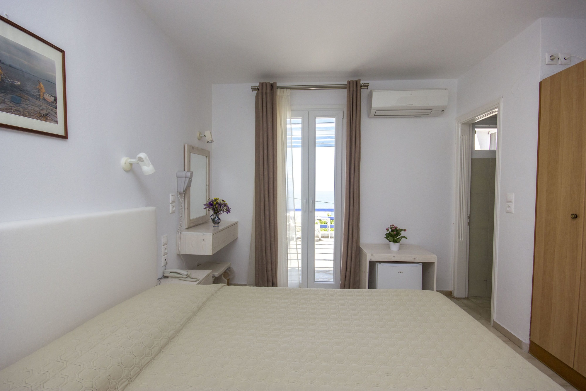 STANDARD, SEA VIEW