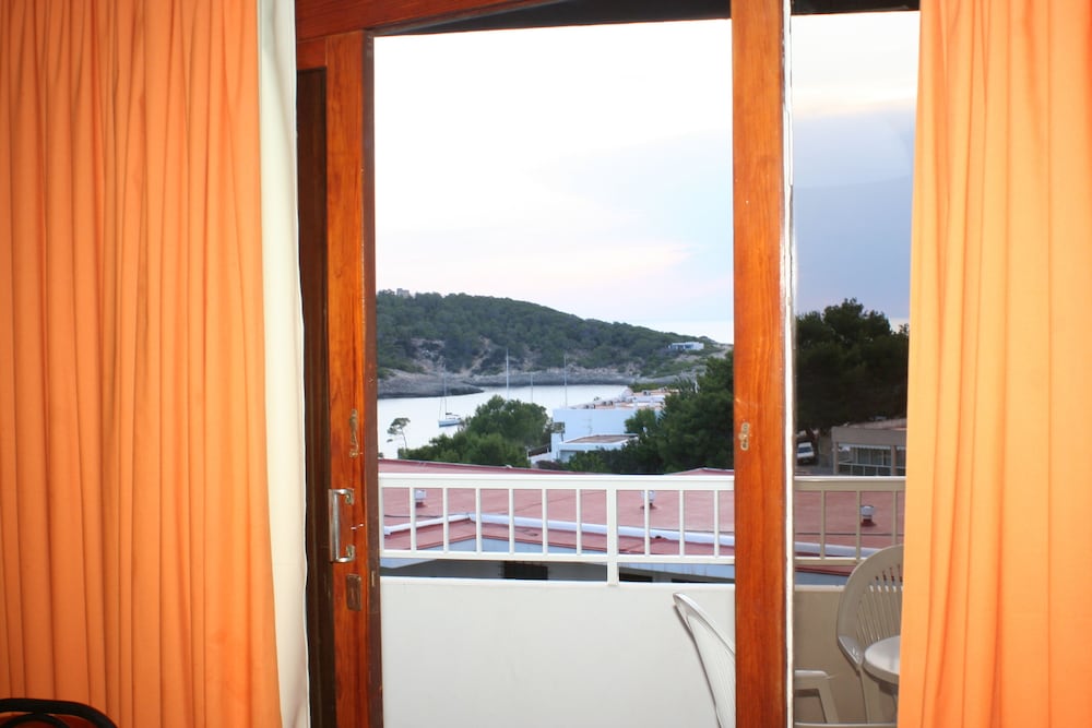 Apartamentos Del Rey 7/25
