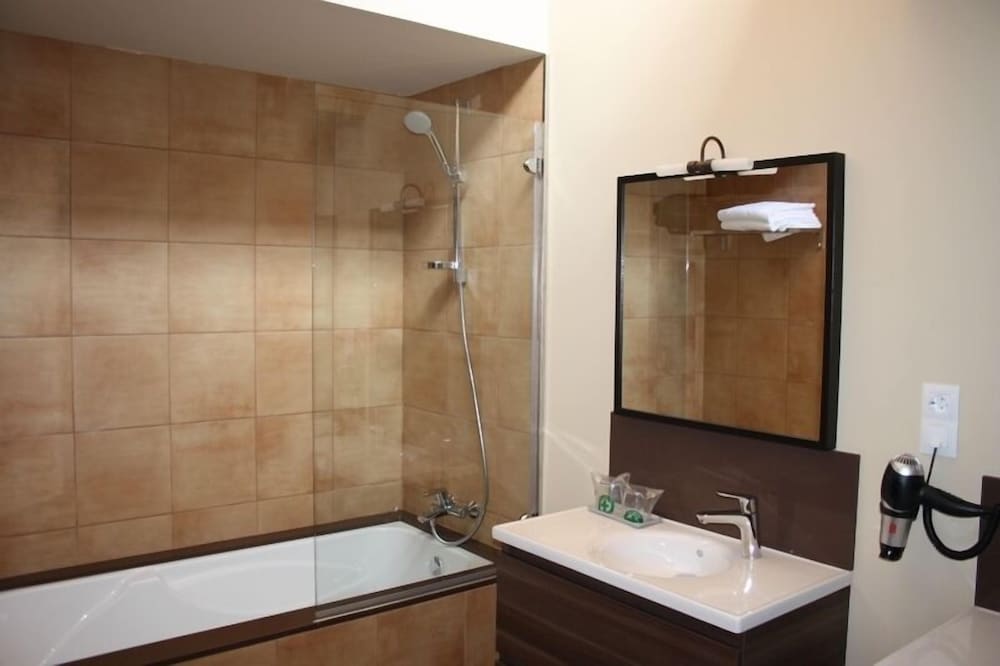 غرفة قياسية بسرير كينج، Hotel Mas Salvi 7/9
