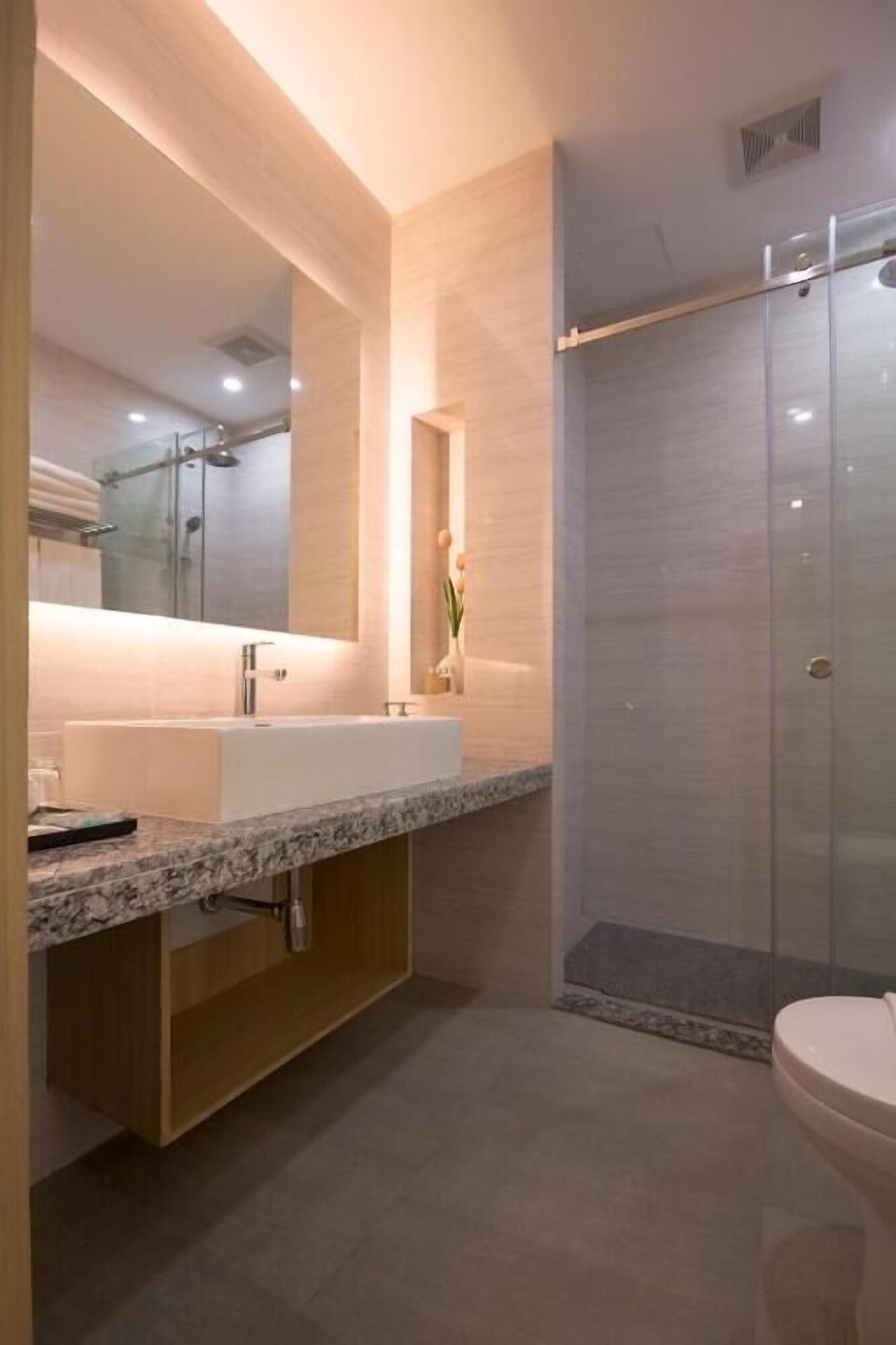 غرفة ديلوكس بسريرين منفصلين، Elegant Bangkok Hotel 8/9