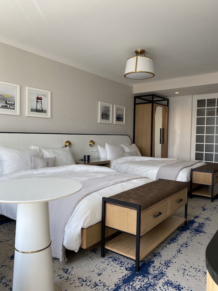 The Brenton Hotel 12/40