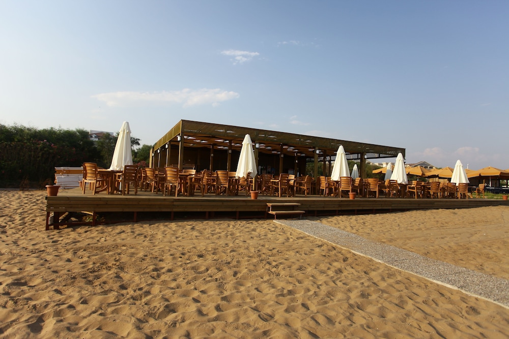 Linda Sunny Beach Hotel 64/66