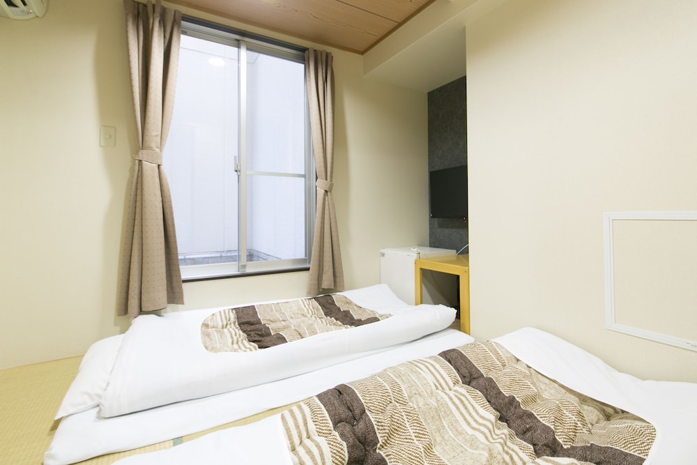 Shin-Imamiya Hotel 16/67