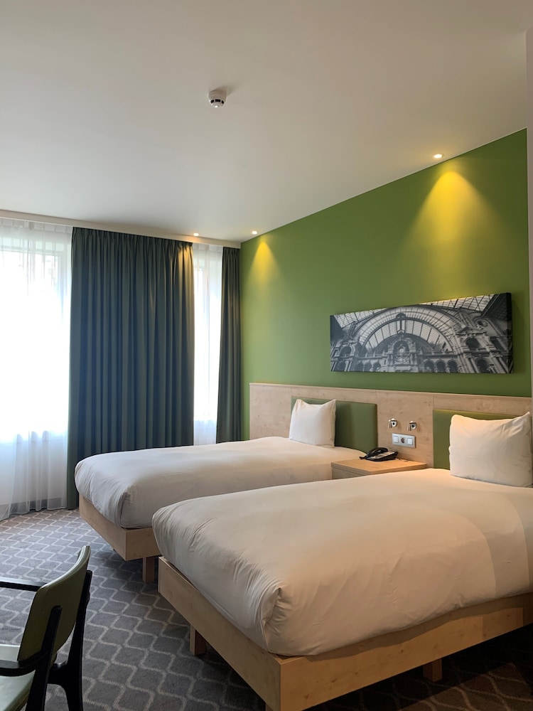 Hampton by Hilton Antwerp Central Station 18/57