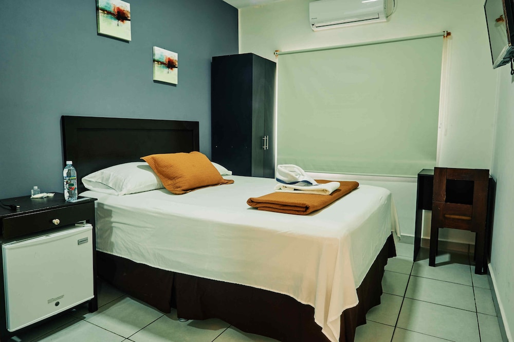 Hotel Tazumal House 44/82