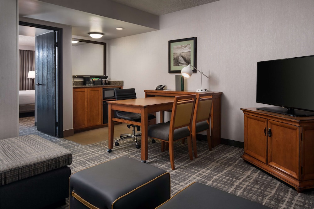 Embassy Suites Austin Central 52/67