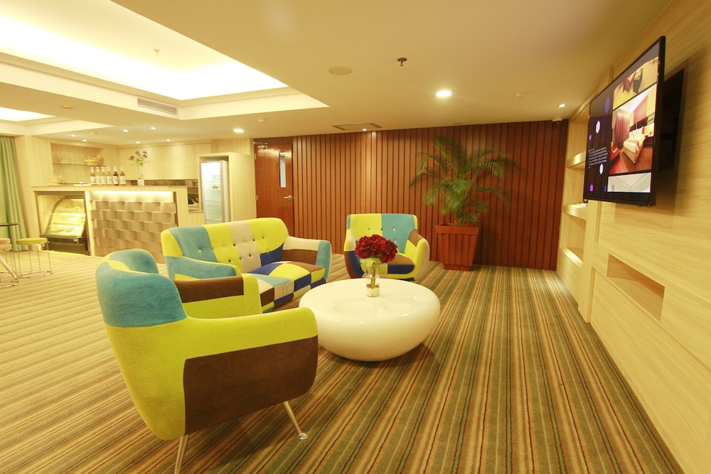 Fox Hotel Nagoya Batam 47/69