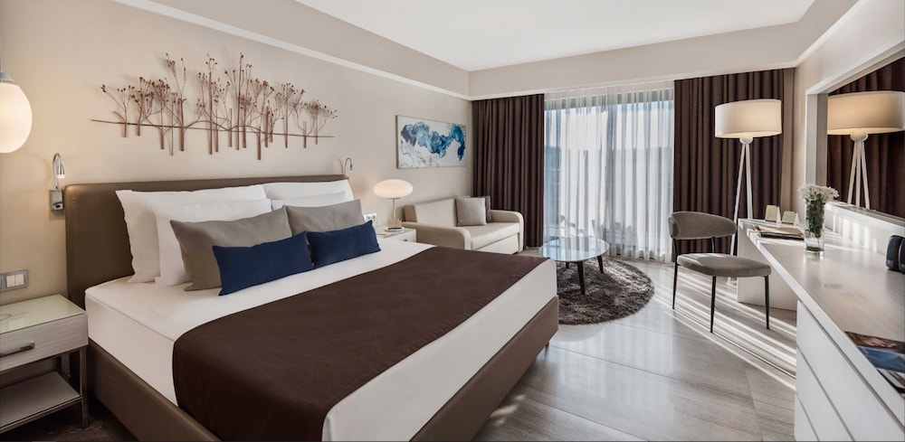 Standard, Double Bed, Pool Access