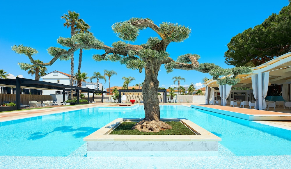 HOTEL CERERE 42/50