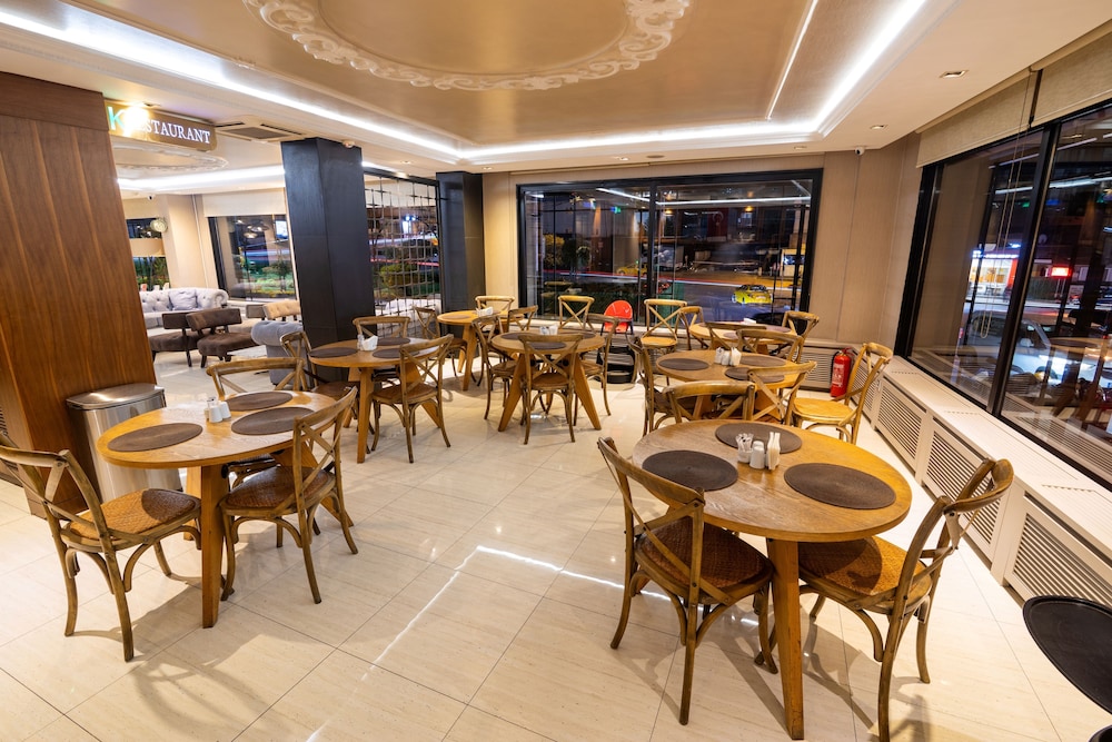 K SUITES HOTEL 44/58