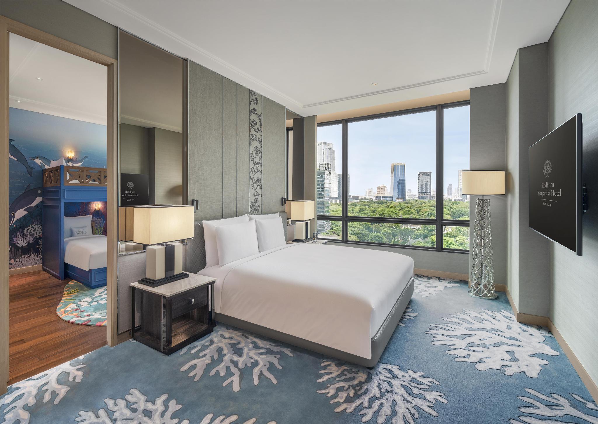 Sealife, Family Suite, King Bed, Bunk Bed, Lounge Access
