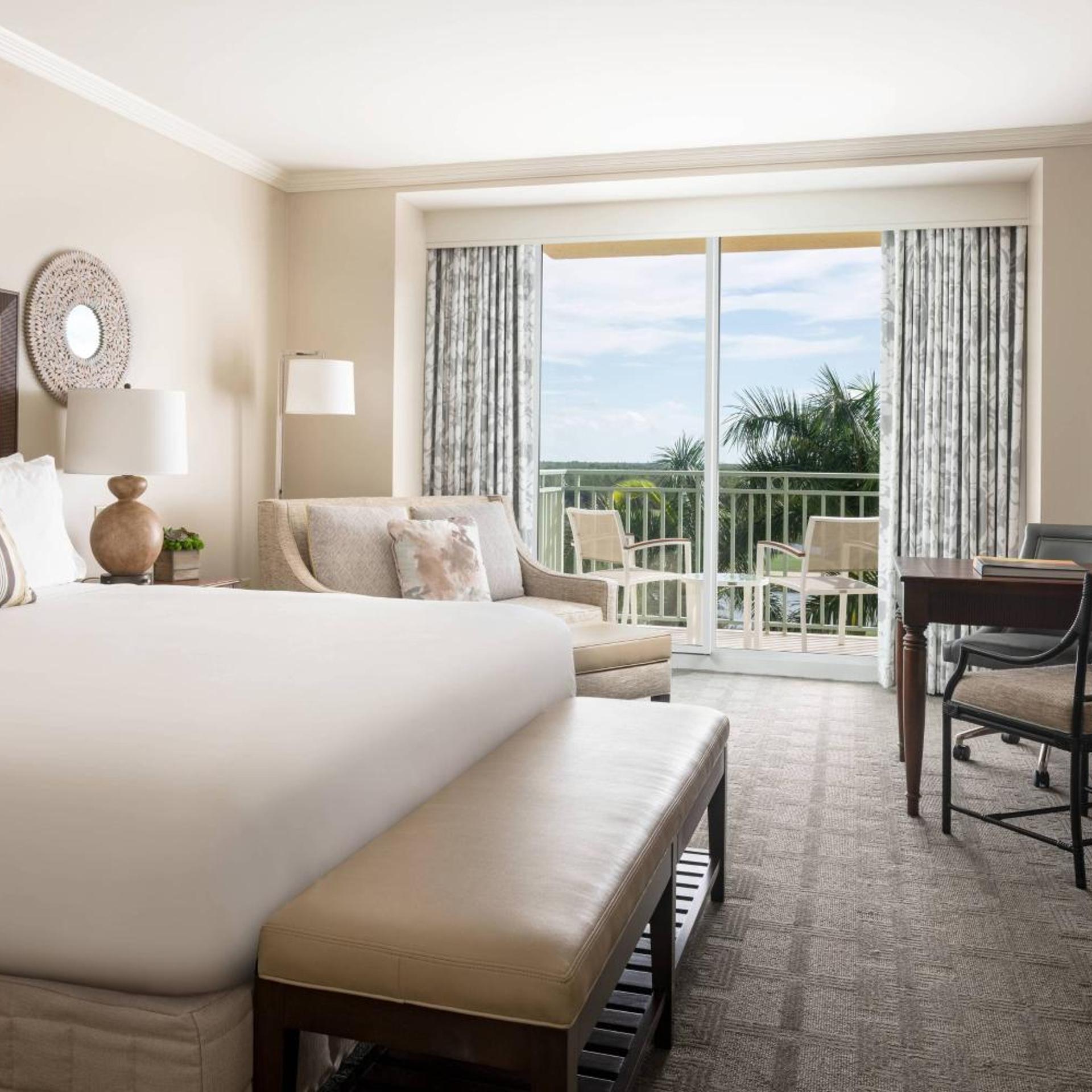 Room, King Bed, Golf Course View, Balcony, Accessible