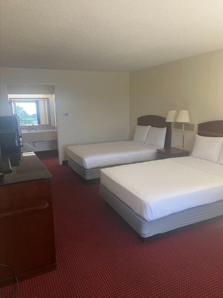 Stayable Suites Lakeland 32/66