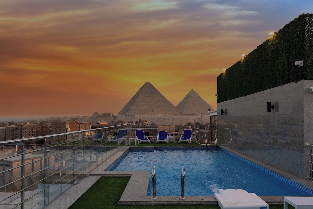 Gold’s Pyramids Hotel 37/42