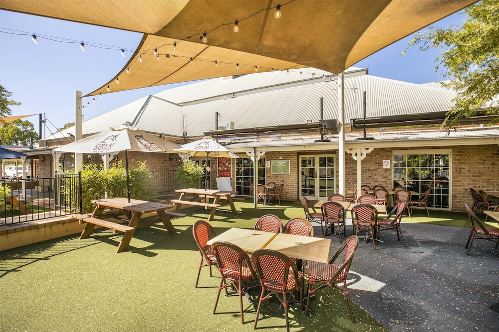 Macquarie Inn 51/66