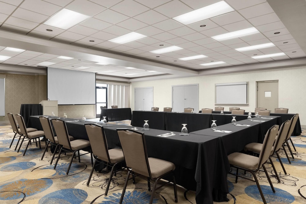 Eastland Suites Hotel & Conference Ctr, Trademark by Wyndham 57/69