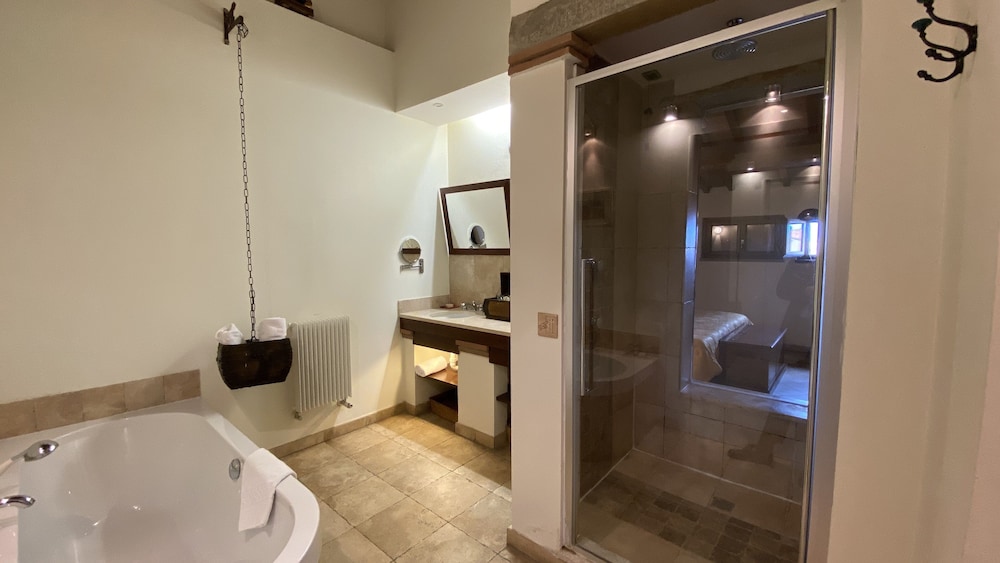 Vogue Hotel 26/70
