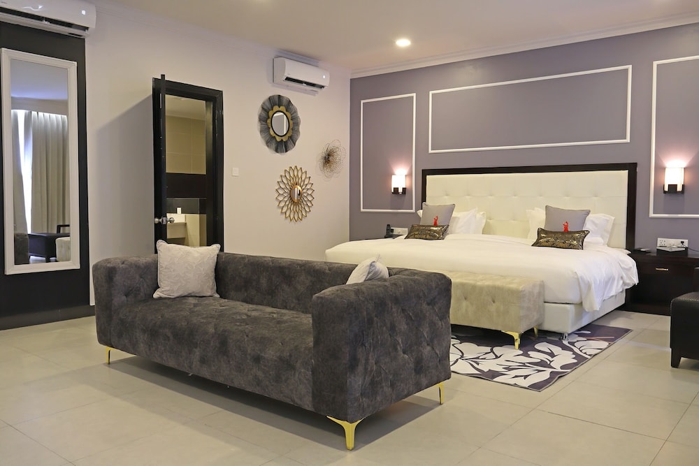 Queenco Casino And Hotel 28/71