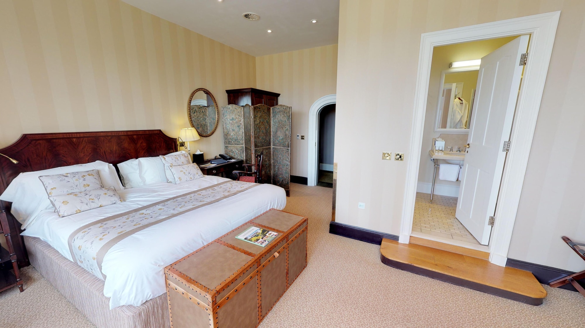 CLASSIC, DOUBLE BED