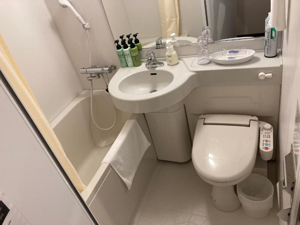 Y S Hotel Shin-Osaka 42/48