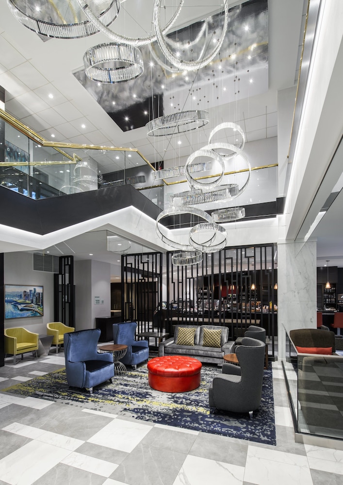 HOLIDAY INN HOTEL AND SUITES VANCOUVER DOWNTOWN 38/73