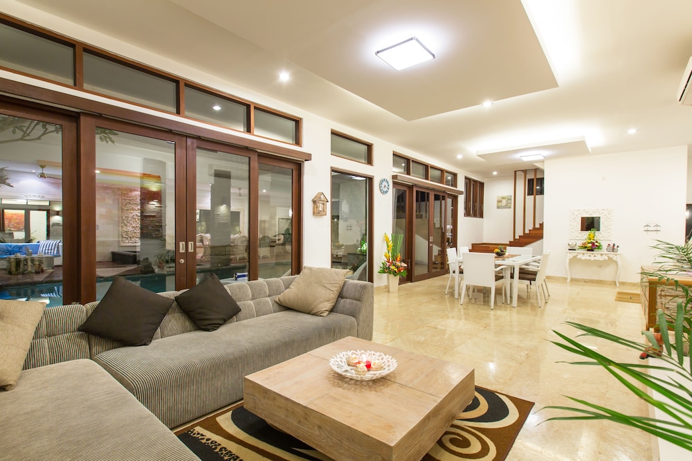 Villa Club Corner Residence by Nagisa Bali 20/34