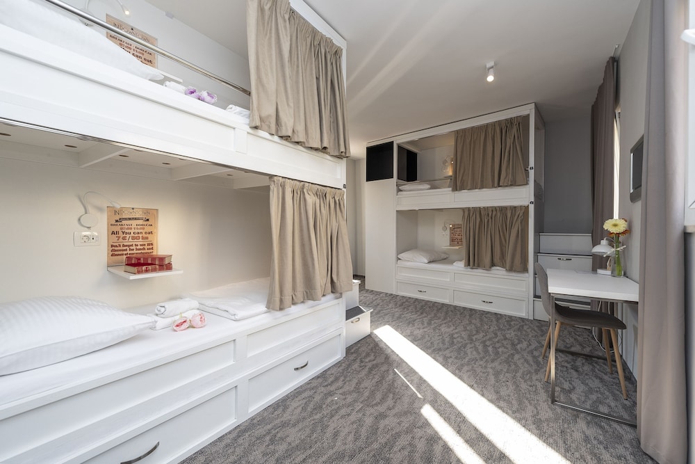 Downtown Boutique Hostel 4/50